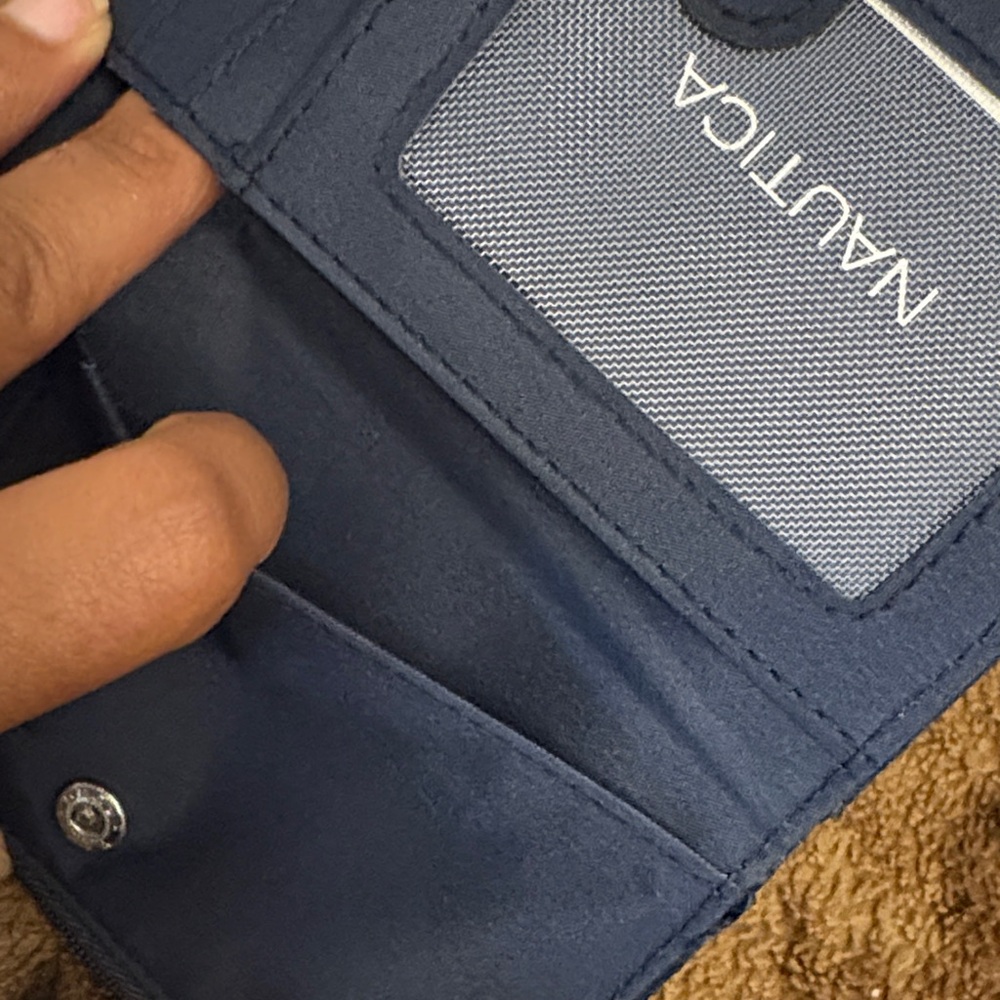 Nautica Blue Navy Embossed Card Holder - Picture 7 of 13